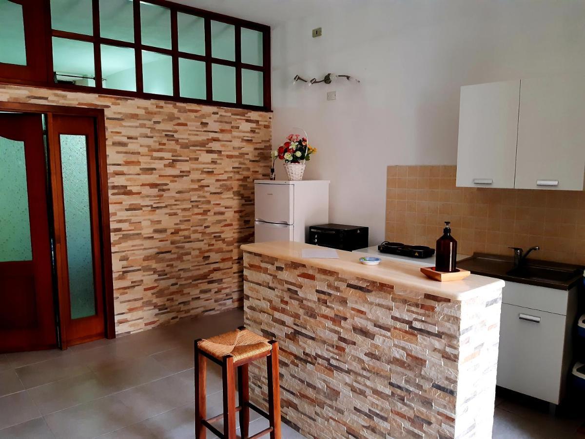 Appartamento Per Turisti Filoxenia 산타세베리나 외부 사진