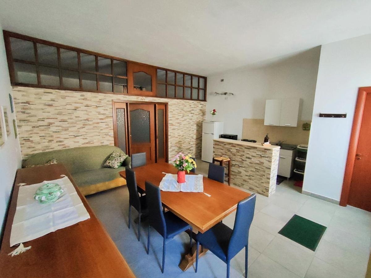 Appartamento Per Turisti Filoxenia 산타세베리나 외부 사진